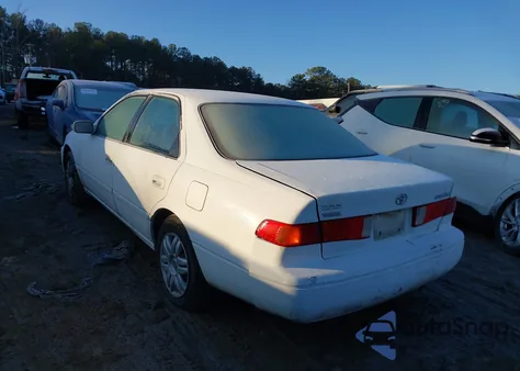 2001 Toyota Camry Le from USA, damaged, VIN 4T1BG22K71U837820